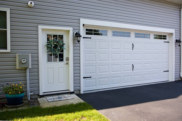 24/7 Emergency Garage Door Panel Replacement experts in Hale County County, TX